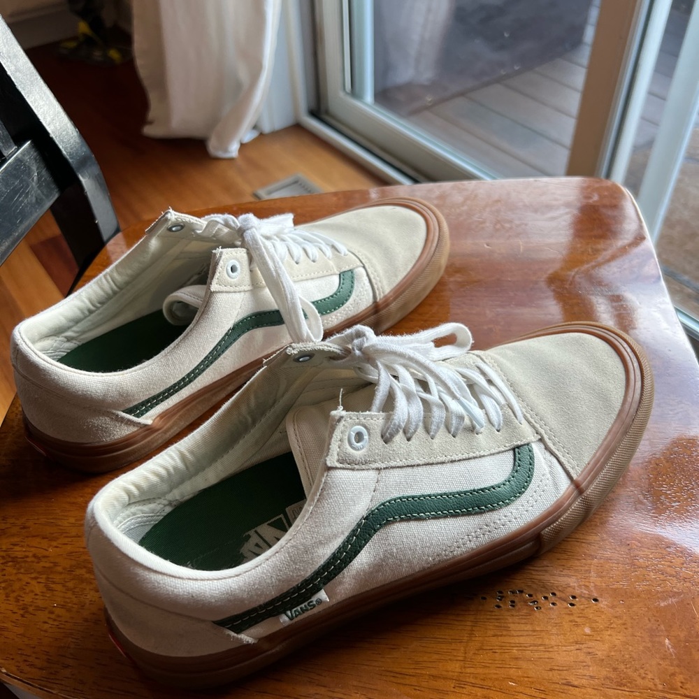 Vans old skool white green gum men’s size 11 shoe.